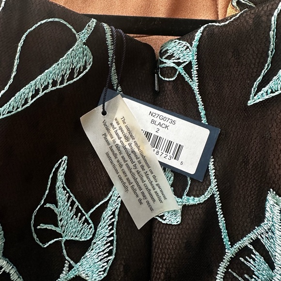 Marchesa Notte 3d floral embelished gown - Picture 4 of 7